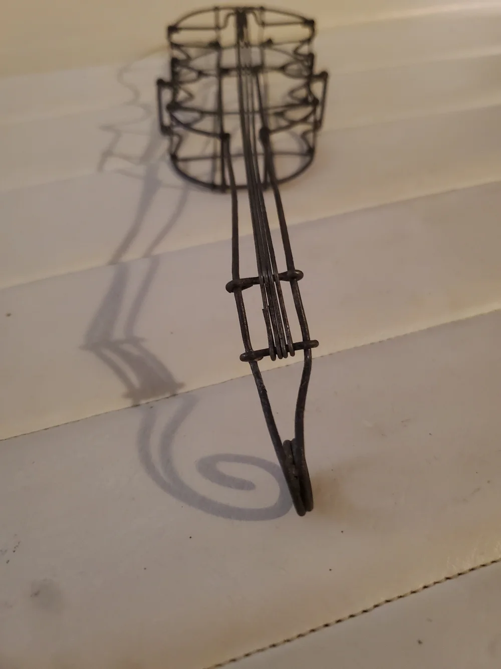 Vintage Wire Violin Wall Decor in Black